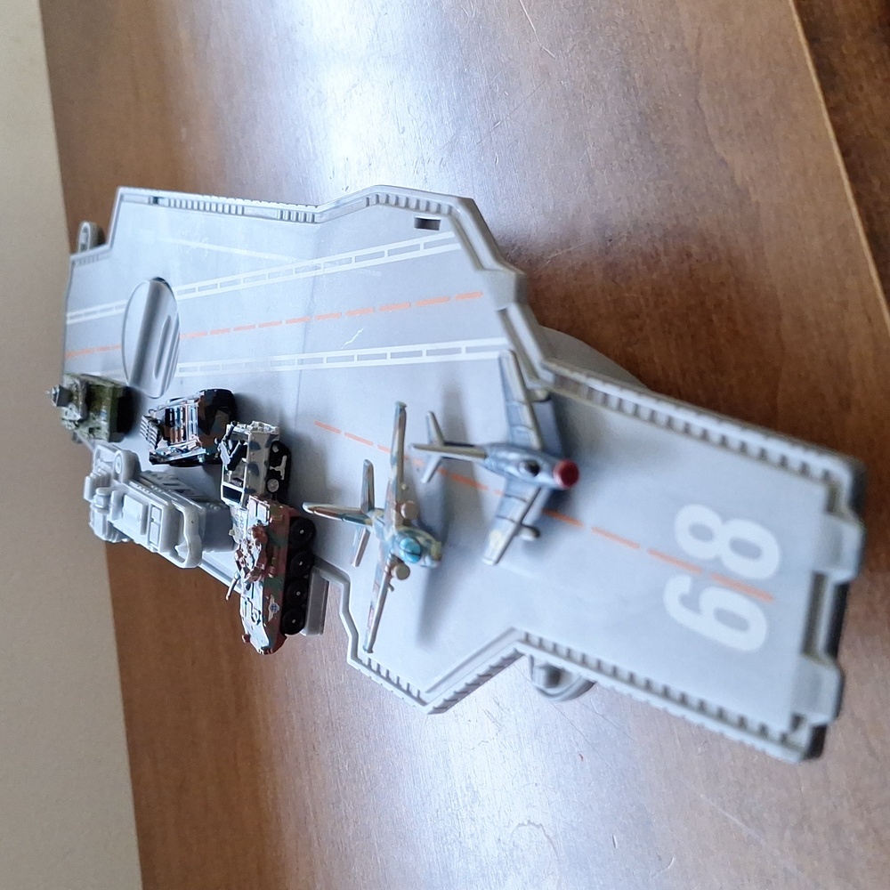 Micros Military Vehicle and Aircraft Collection Micros Vintage 90s And Carrier